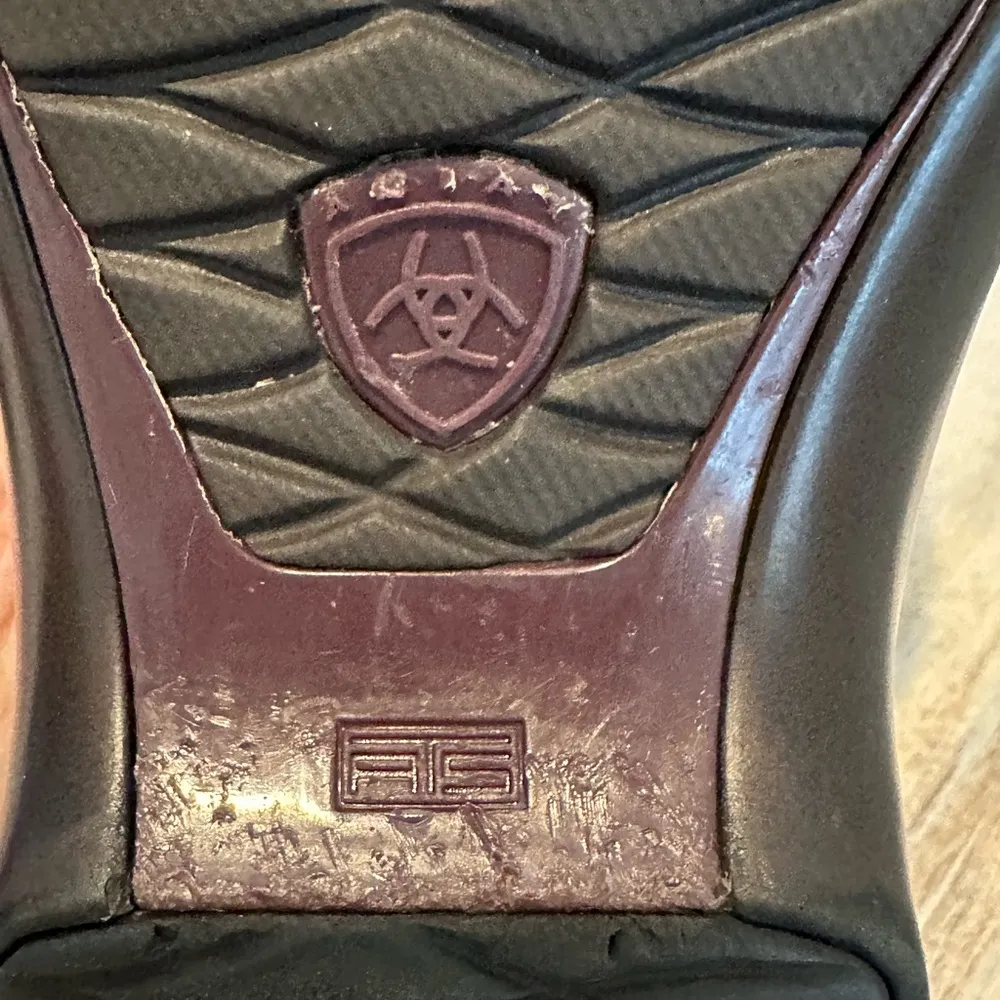 Ariat Santa Cruz Leather Slip on Clog shoe Size 6.5B - Image 11