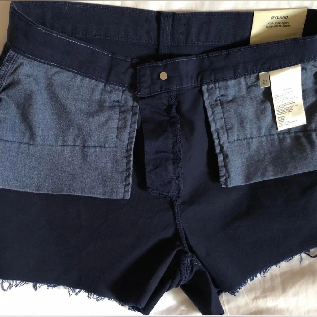 L'AGENCE Paris Ryland Dark Navy High Rise Raw Hem NWT Shorts!! - Image 4