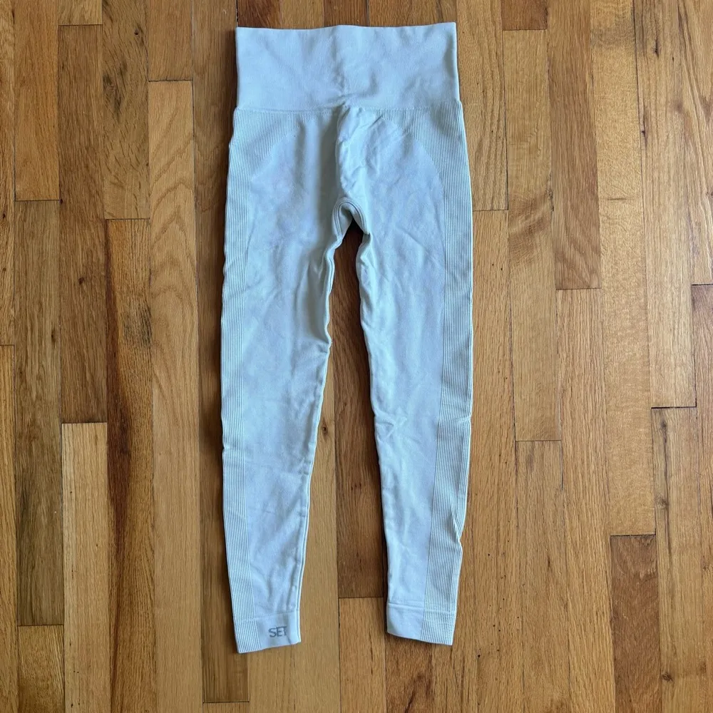 SET Active Oatmeal Seamless Workout Gym Leggings size XS - Image 2