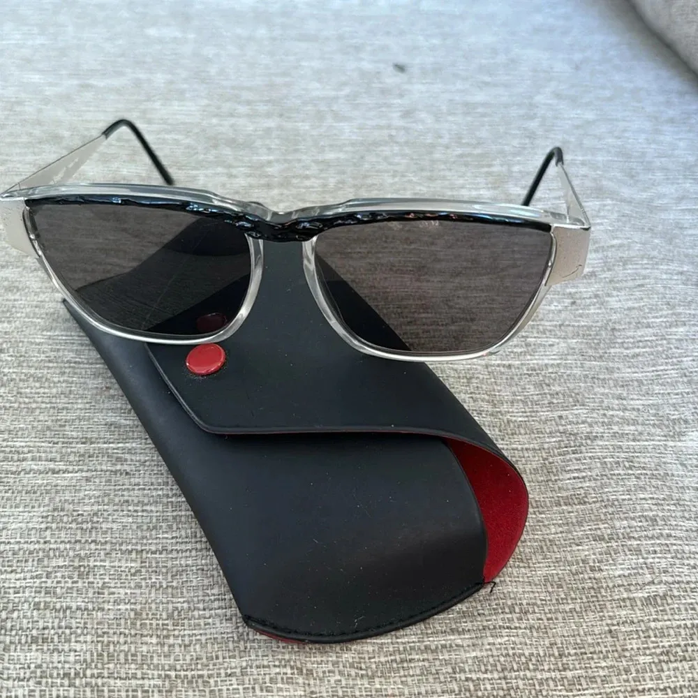 Vintage Laura Biagiotti Italy 80’s Black Silver Sunglasses pristine with case - Image 8