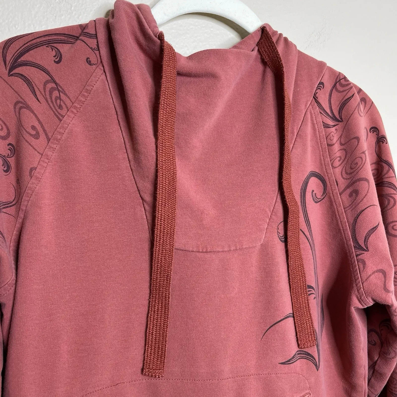 Women's Y2K Sweatshirt Hoodie REI Swirl Graphic 90s Gilmore Girls Organic Cotton Red Size M - Image 5