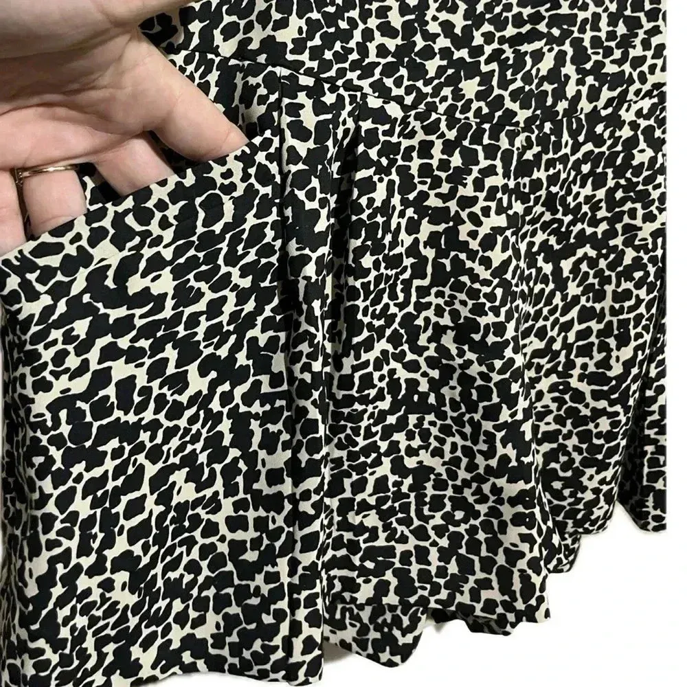 Loft animal print size zip shorts size 4 - Image 4