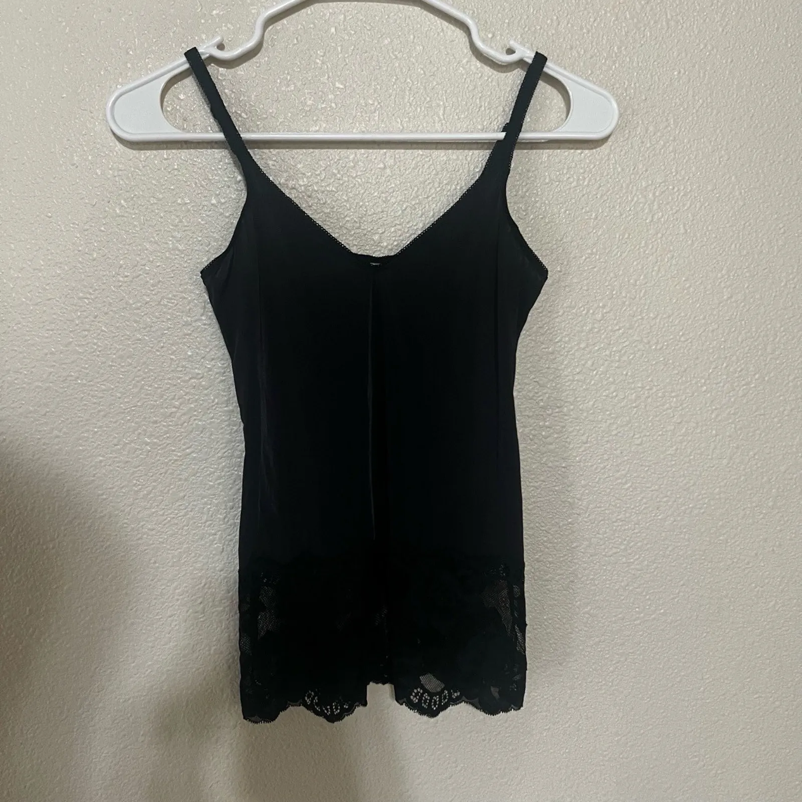 Wacoal 811363 Black Lace Trim Camisole Top Spaghetti Strap Silky Soft MEDIUM - Image 2