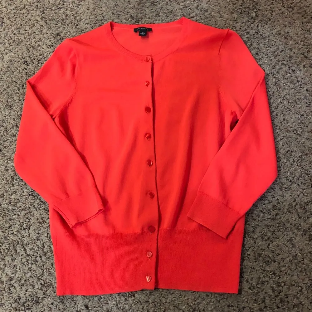 Ann Taylor Stretch Cardigan Sz S
Gently Used - Image 7