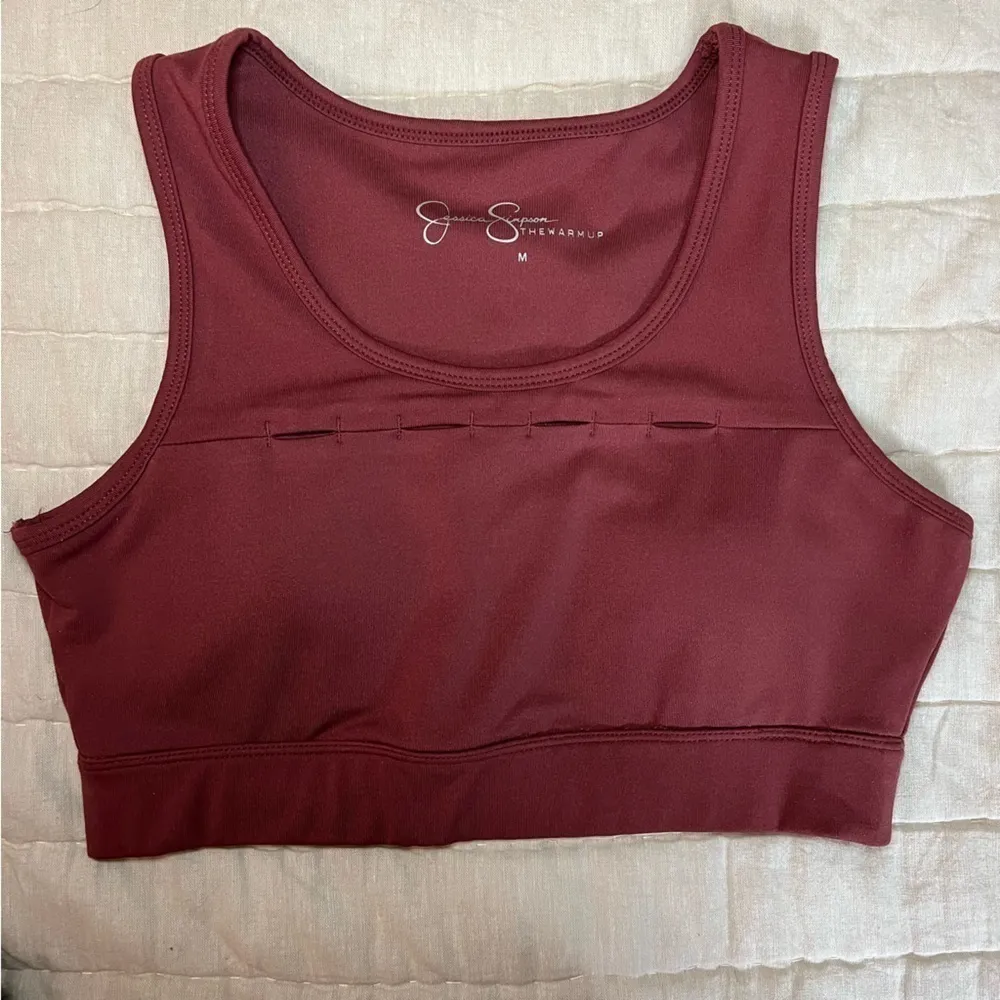 Jessica Simpson The Warmup Cut Out Scoop Neck Sports Bra Size Medium - Image 2