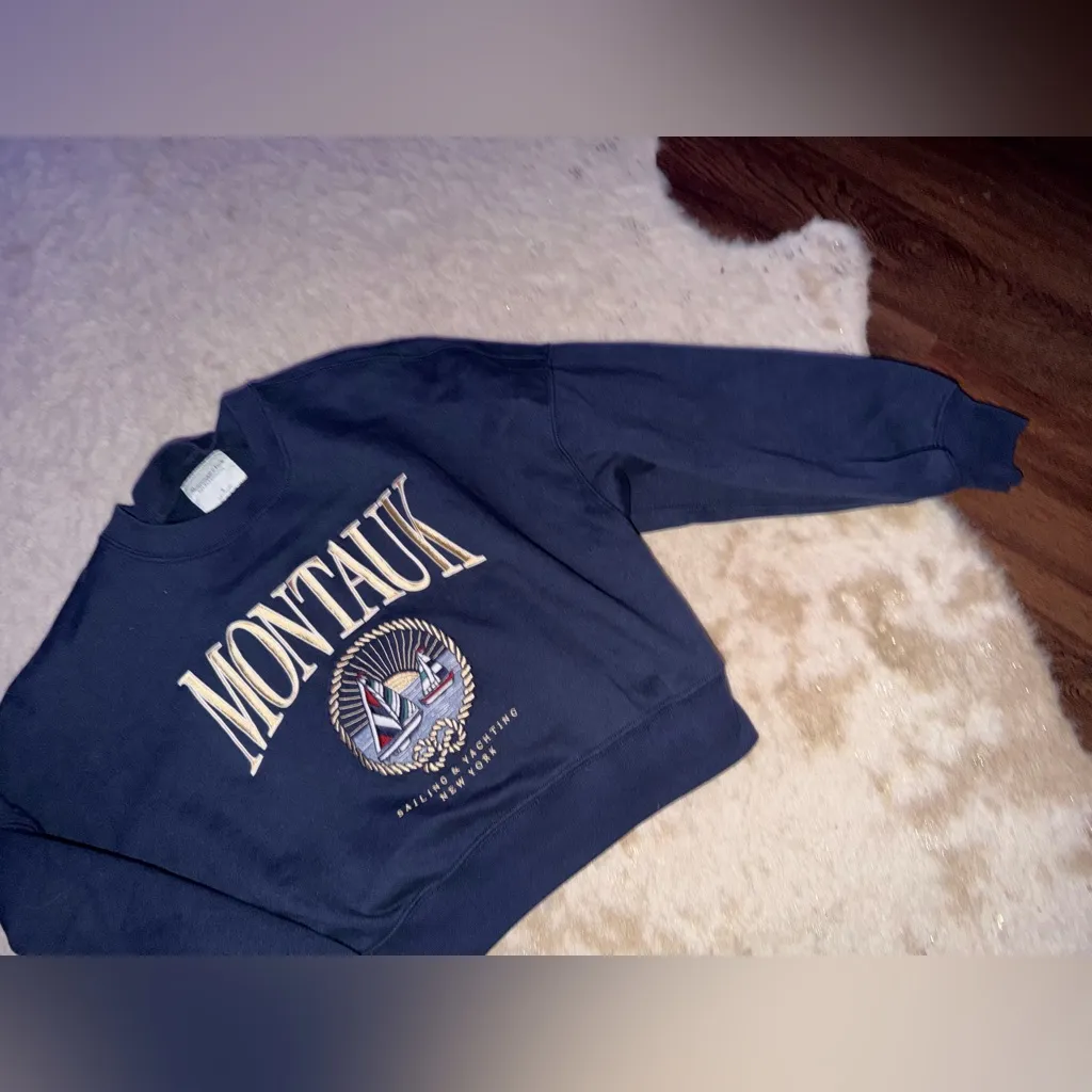 Abercrombie and Fitch Montauk embroidered crewneck $120 sold out winter casual - Image 4