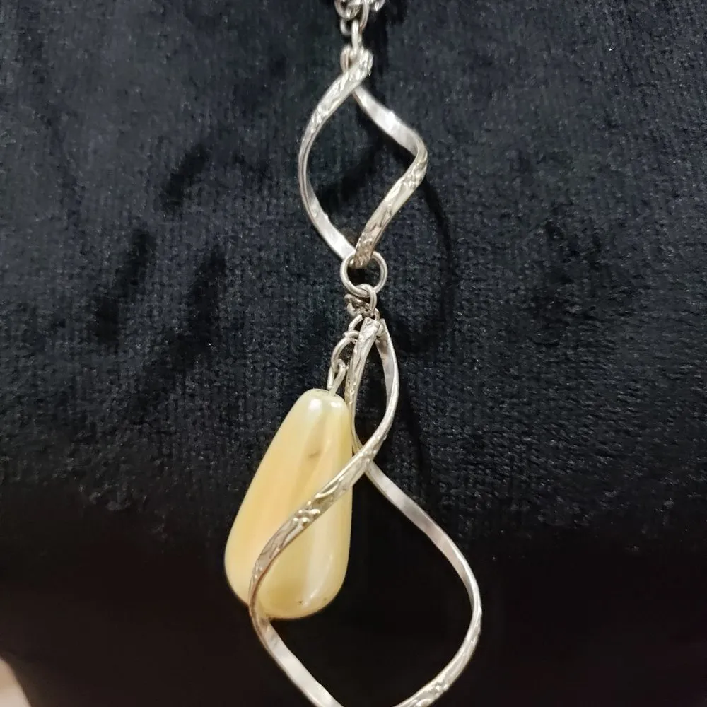 Womens Yellow Baltic Amber Stone Collar Pendant Necklace with Lobster Clasp Silver - Image 3