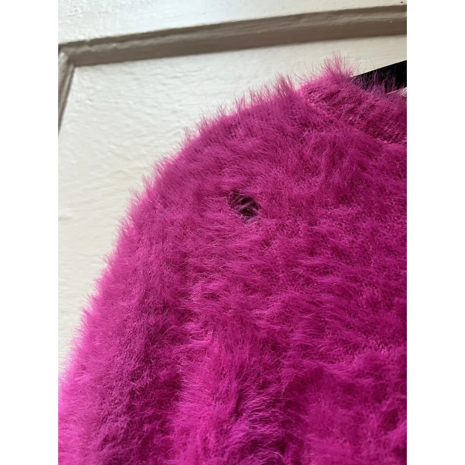 Edikted Cropped Fuzzy Sweater S Hot Pink Heart Barbie Festival Boho Small Flaw - Image 6