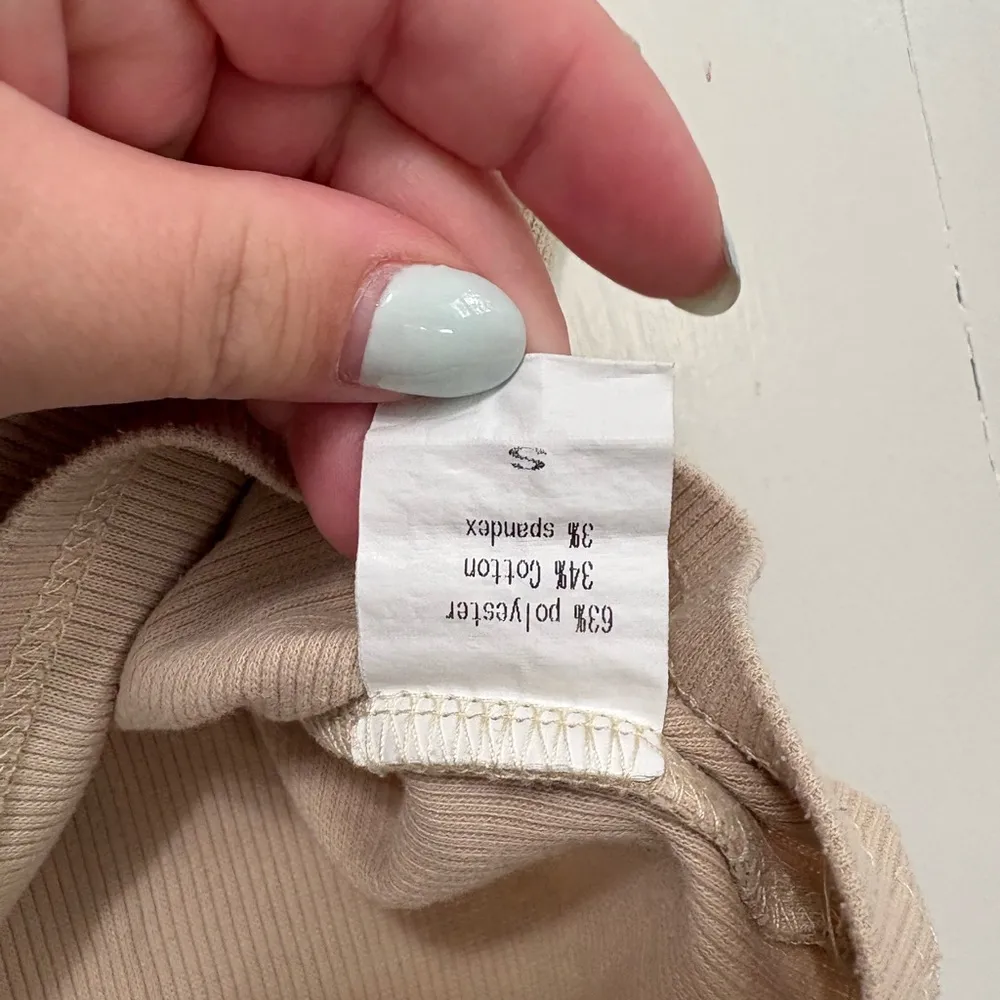 Amazon Beige Sleeveless Crop Top - Image 2