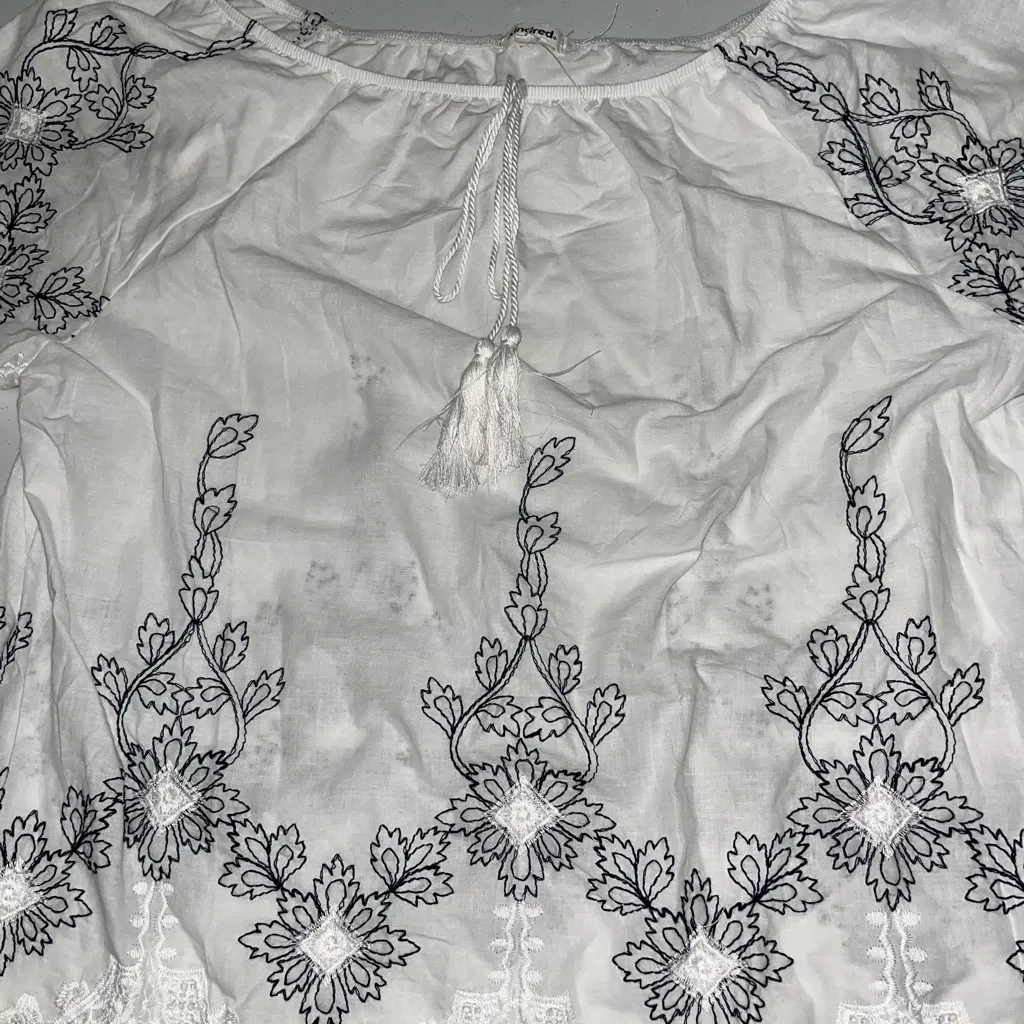 NWT Kindred Embroidered Mandala Tassel Blouse - Image 3
