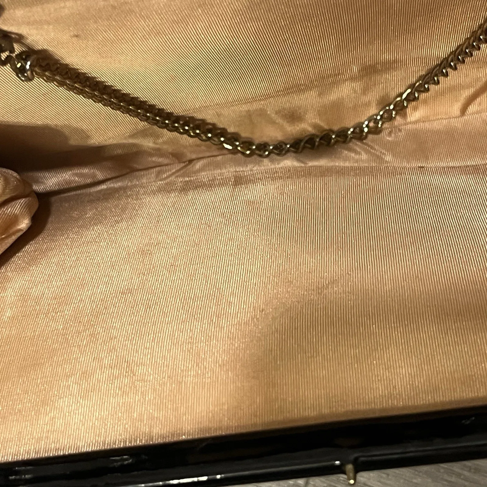 VTG Mid Century Shiny Black Patent Leather Look Clutch Purse Evening Bag Bow - Image 7