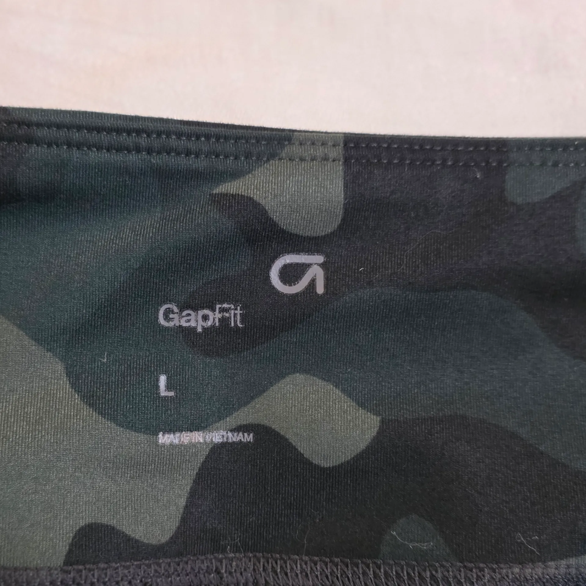 GAP Women's Camouflage Bike Shorts - Black and Green - Image 3