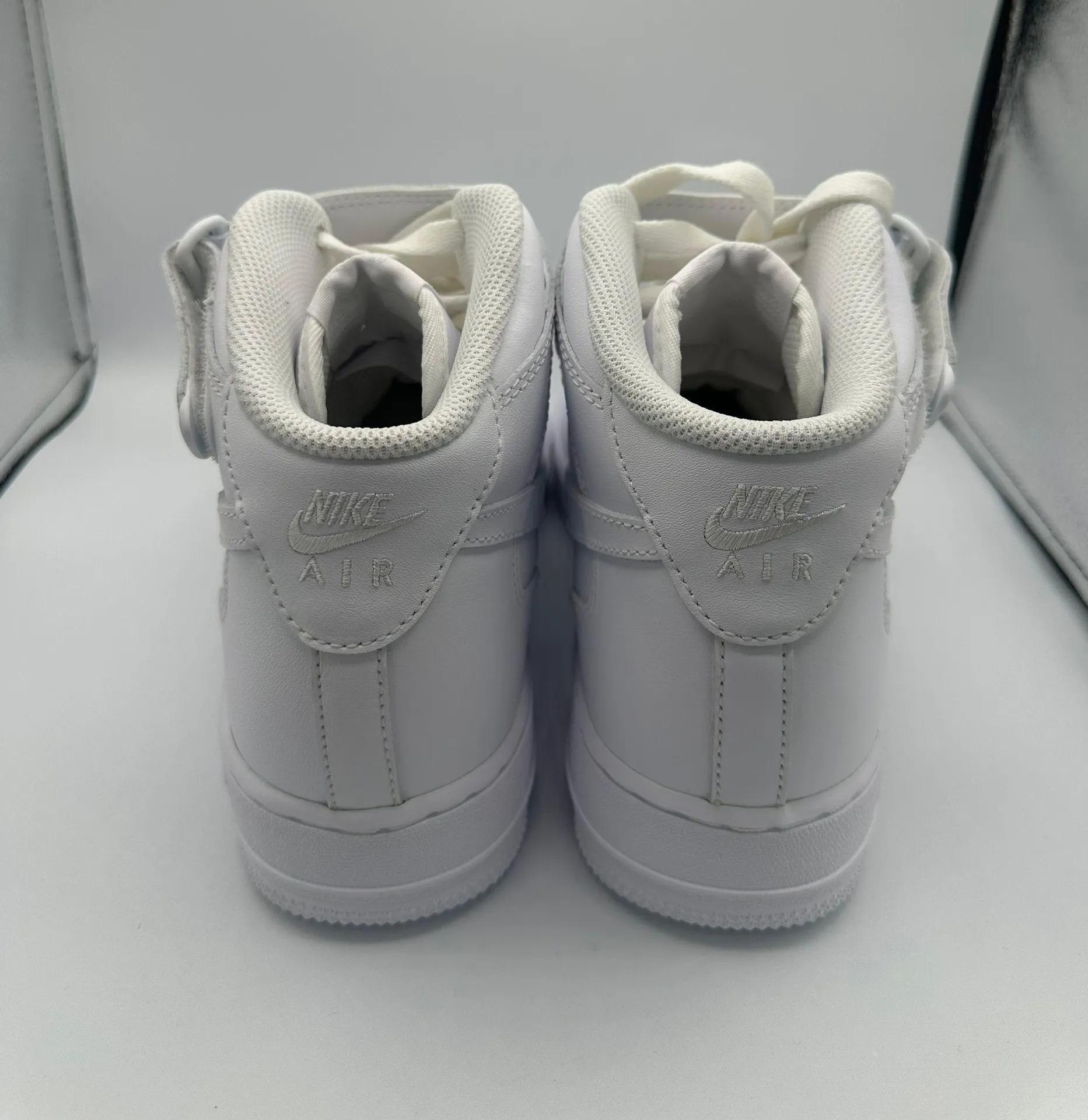 Air Force 1 Mid 07 Wmns “Triple White” size 10w - Image 4