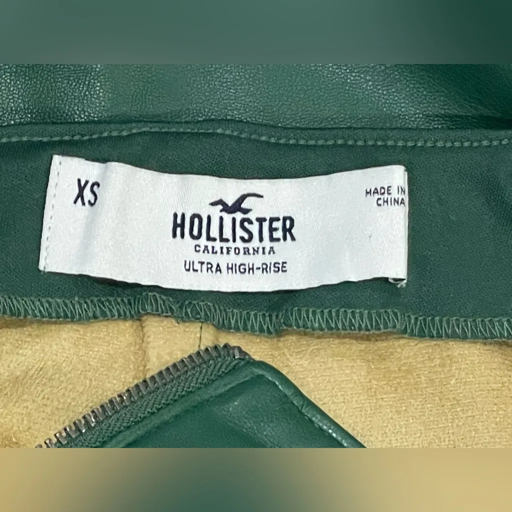 HOLLISTER Hunter/Forest Green Ultra High-Rise Vegan Leather Mini Skirt - X-Small - Image 10