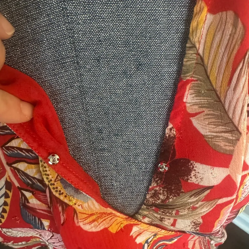 Rachel Roy NWOT Surplice Faux Wrap Sleeveless Blouse - Image 6