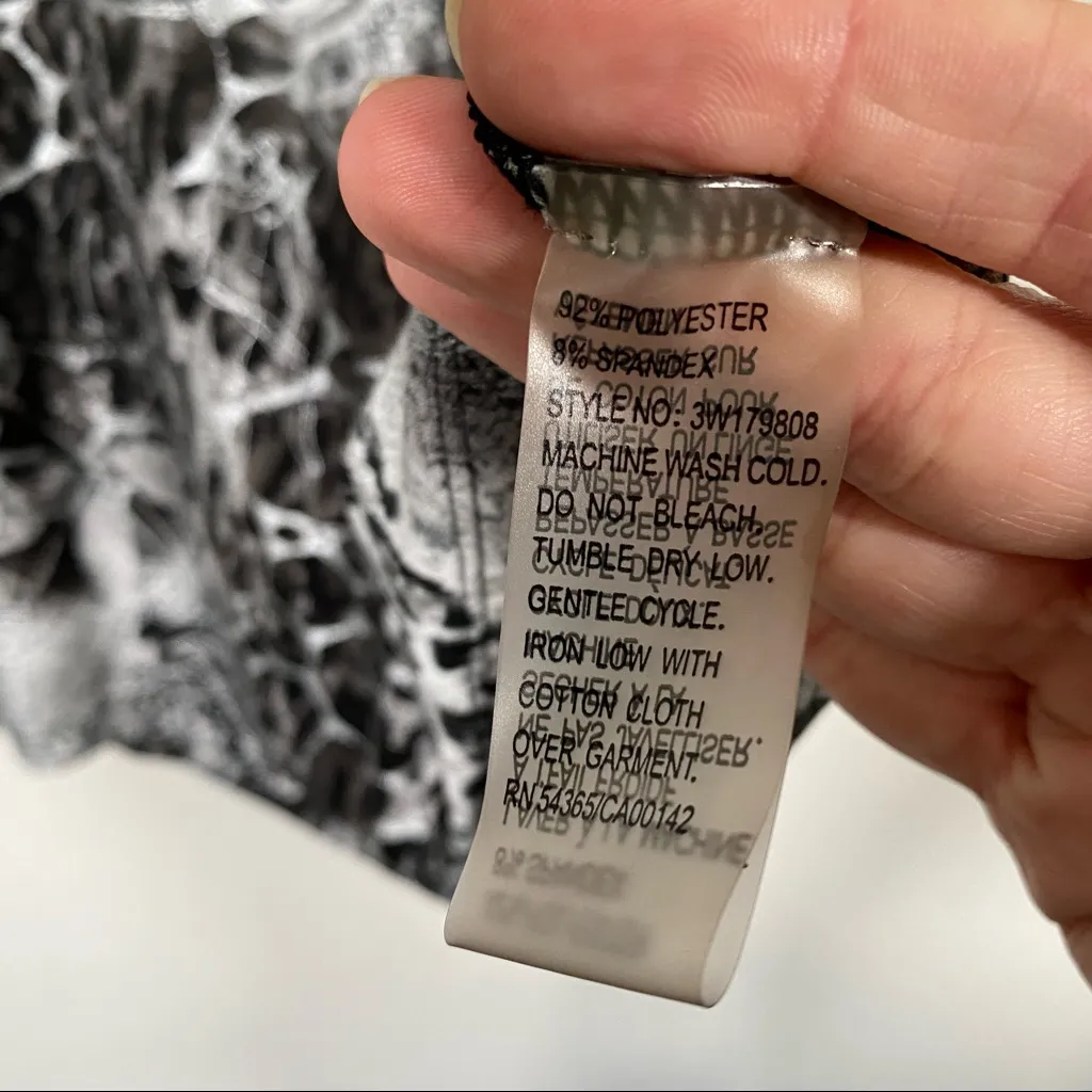 Nygard Collection Abstract Blouse Black & Silver Metallic Women's Size Medium - Image 7