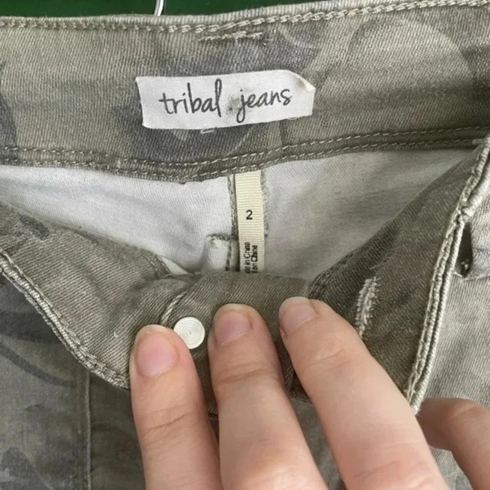 CLEARANCE! Women’s Tribal Jeans Shirts Tropical Olive Green EUC Size 2 - Image 2