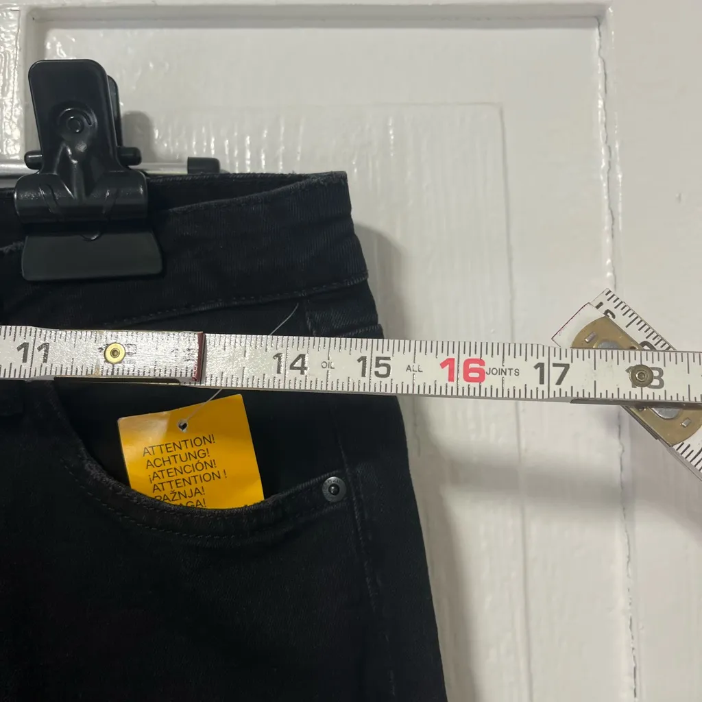 NWT H&M Divided Booty Fit Jeans Black Denim Red Pink Rose Floral Embroidery 10 - Image 4