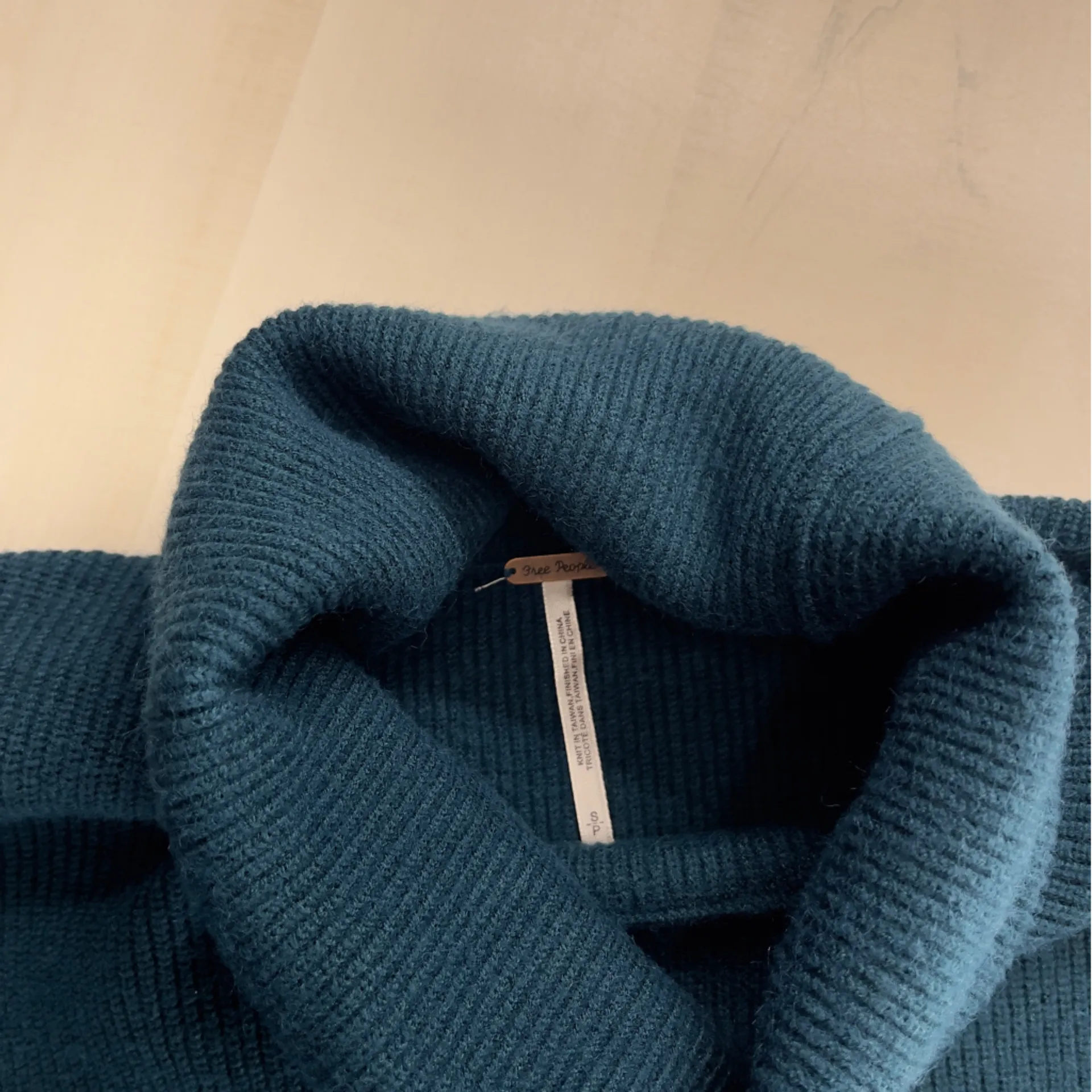 nwt FREE PEOPLE softly structured oversized tunic turtleneck sweater deep jade - Image 5