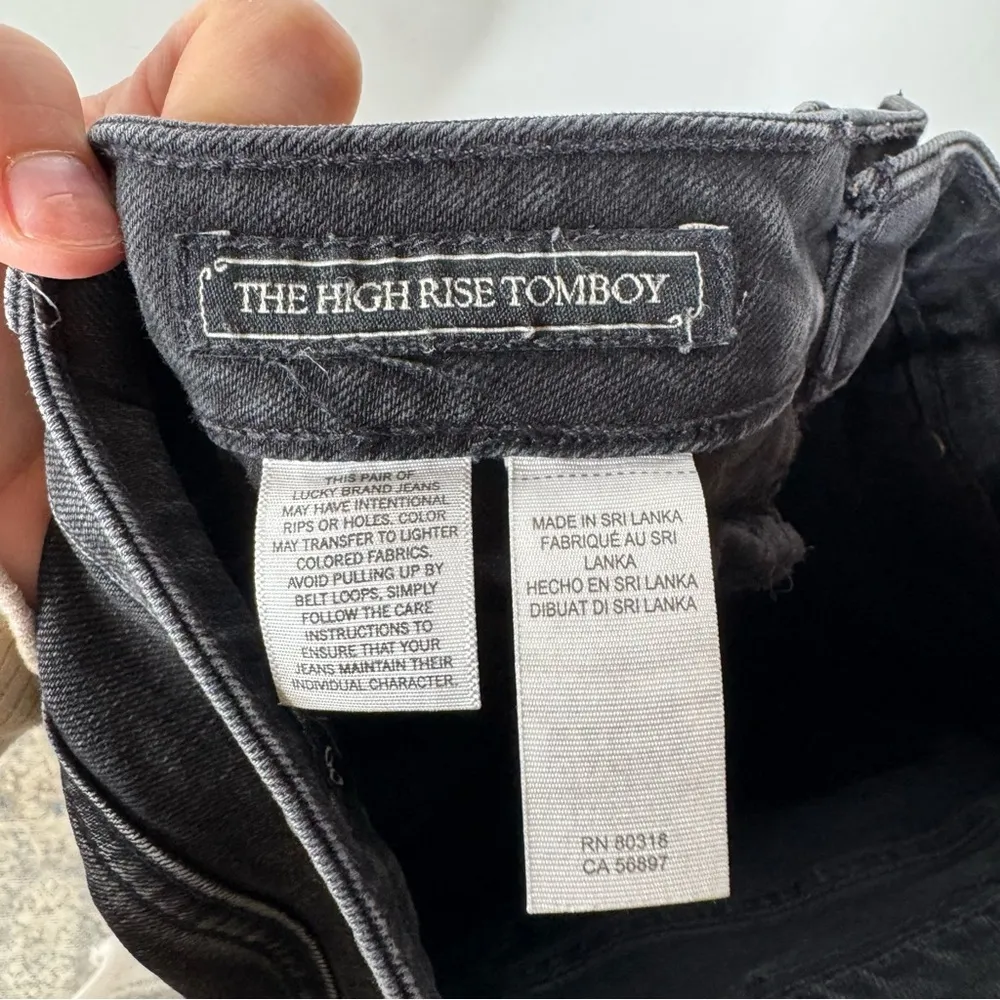 Lucky Brand‎ The High-Rise Tomboy Jeans in Washed Black Size 00/24 - Image 4