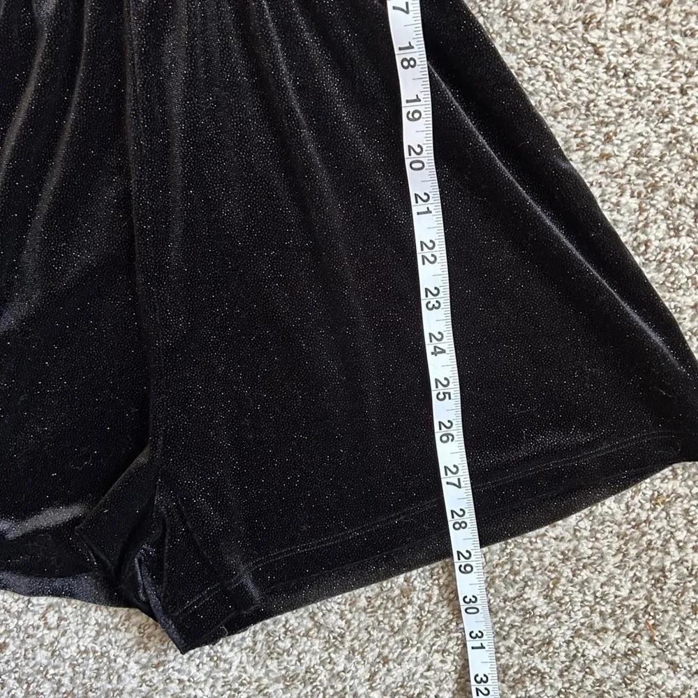 H&M Divided Black Velvet ShimmeR Silver Metallic Romper Party New Year’s Eve NYE - Image 9