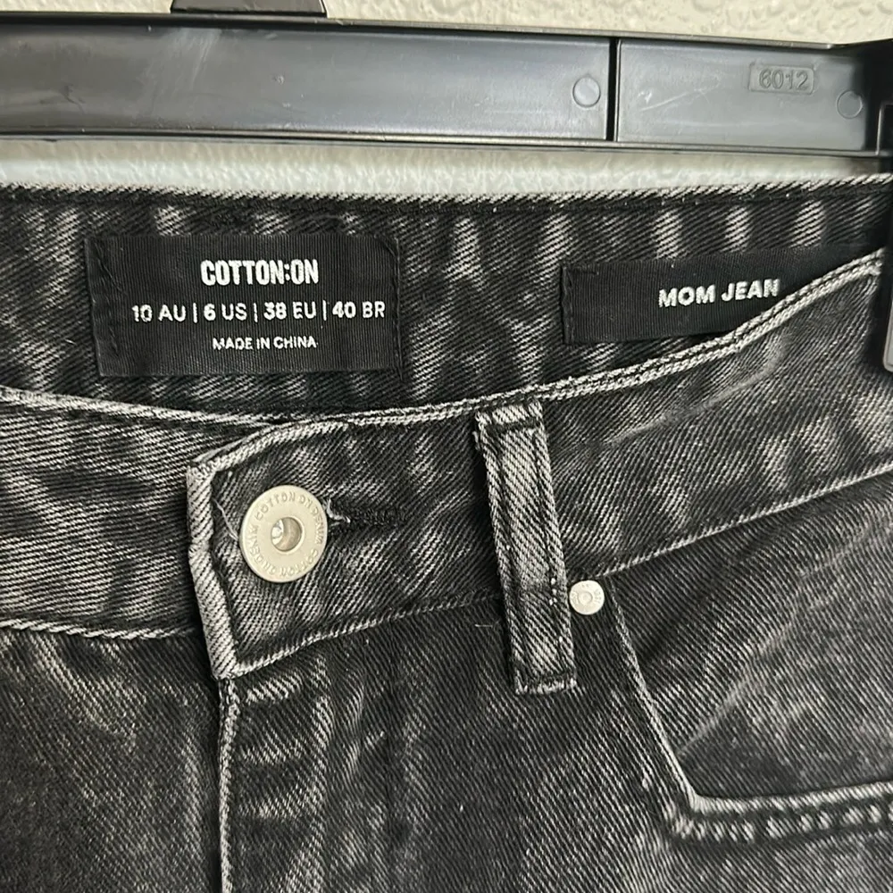 Cotton On Off Black Denim Mom Jeans Size 6 - Image 2