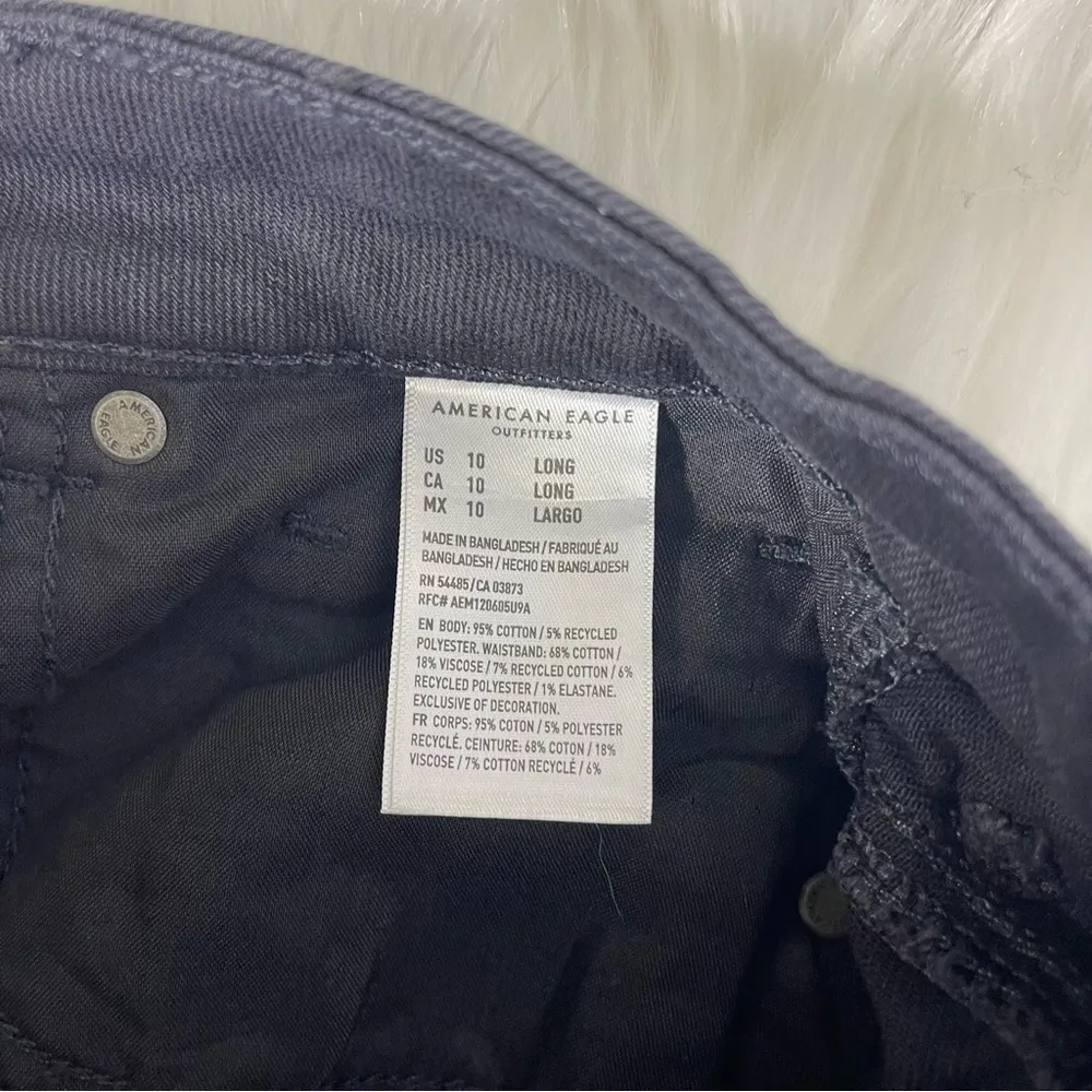 American Eagle Mom Jeans Black Distressed Denim Size 10 / 29 Long NWT - Image 3