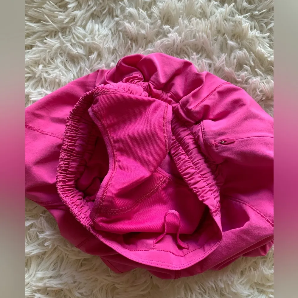 Lululemon Hotty Hot Short II Long 4" Size 2 - Image 6