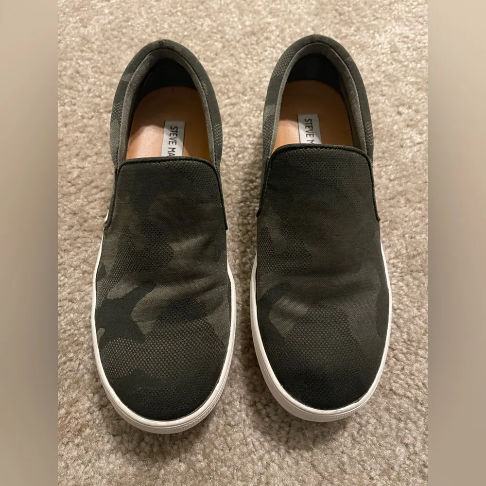 Women’s Steve Madden Gills Camo Slip On Shoes Sneakers Dark Olive Green Size 7 - Image 5