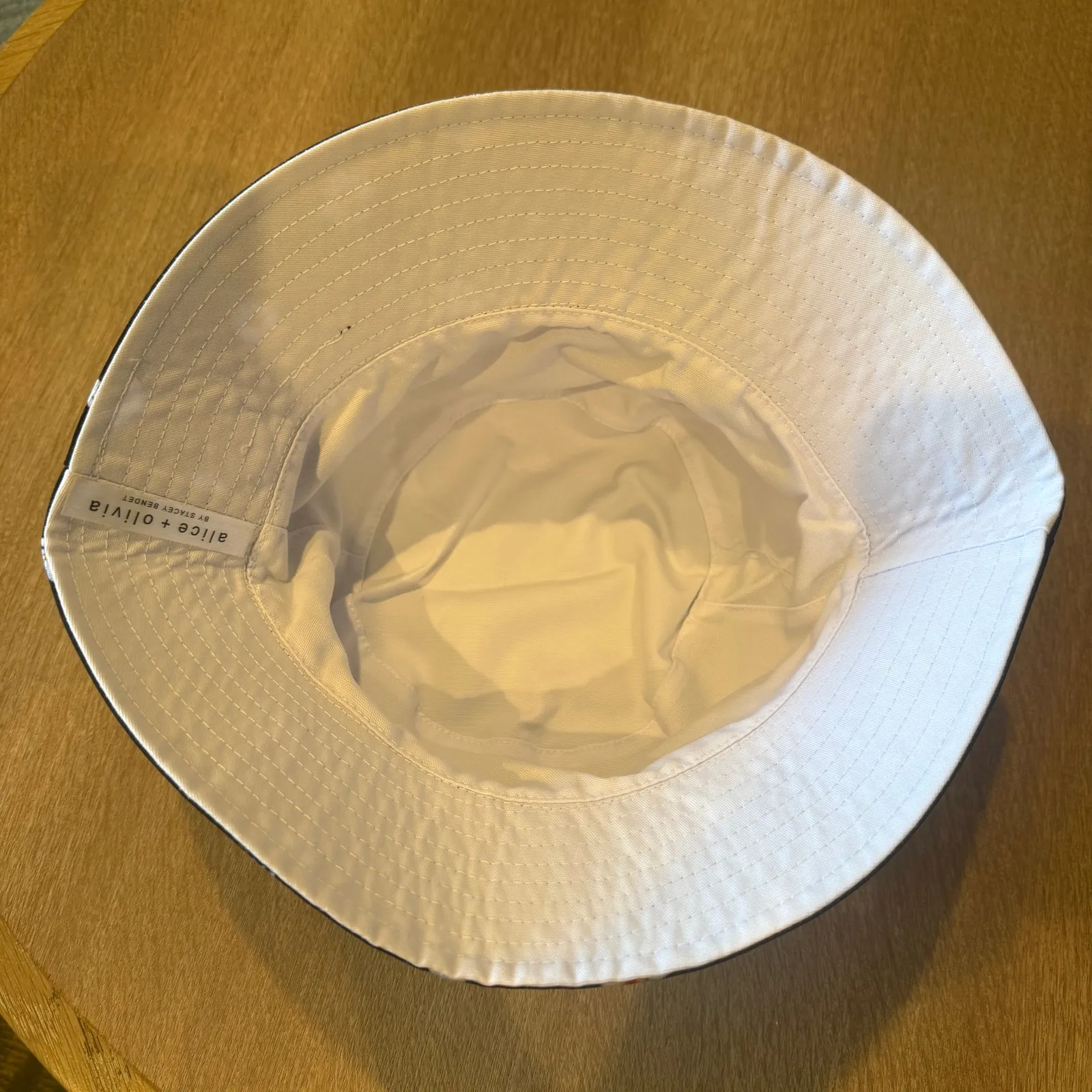 new adult Alice + Olivia one size reversible daisy bucket hat A3 3074 - Image 2