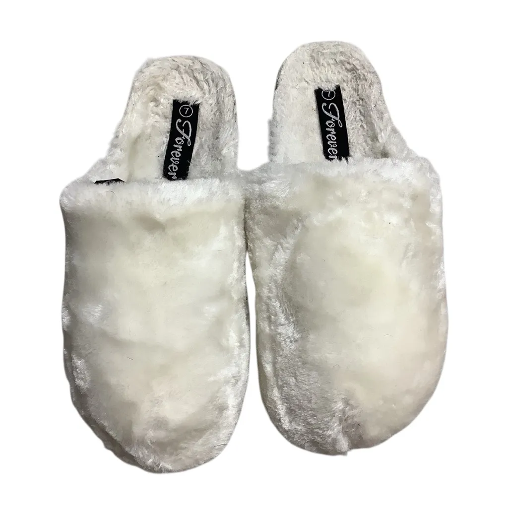 Forever (not forever 21) Cozy Cream colored Furry Amphibious Sole Slippers. White Size 7 - Image 5