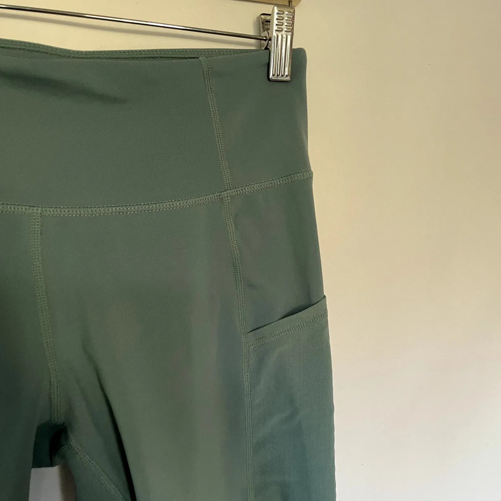 Joe Fresh active capri leggings sheer panel pockets aqua women's size medium - Image 2