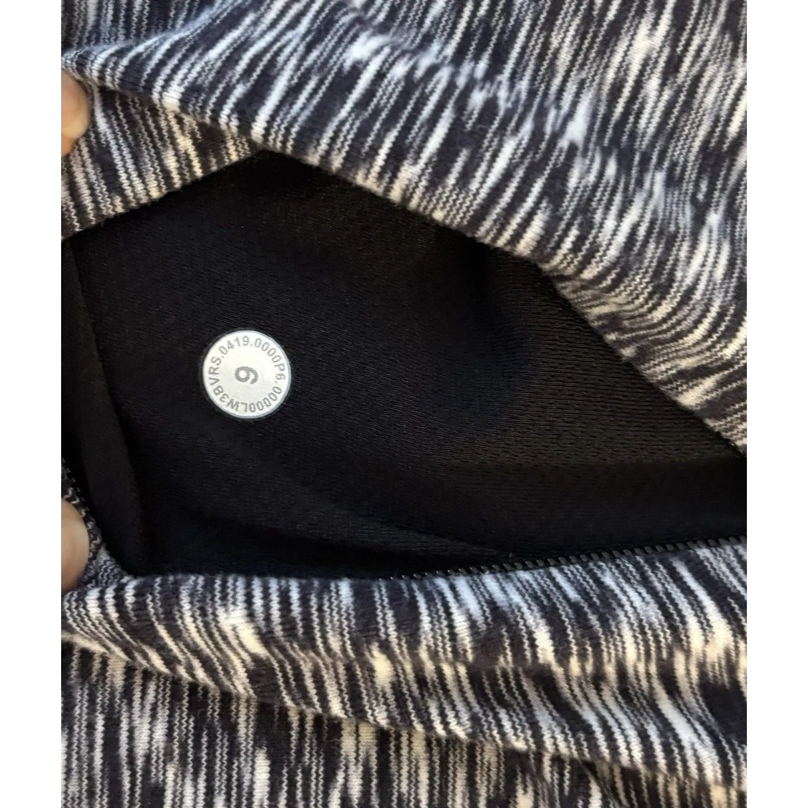 Lululemon Runderful Long Sleeve Rulu Wicking Top Spaced Out Space Dye Black Sz 6 - Image 6