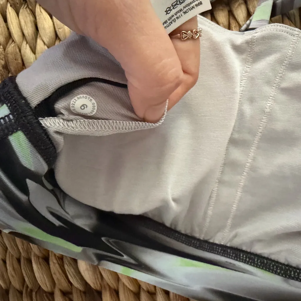 lululemon athletica Marble Pattern Sports Bra - Image 8