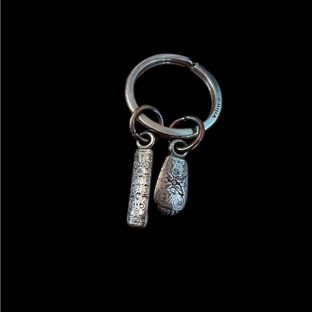 Fossil  Vintage Silver Key Holder - Image 2