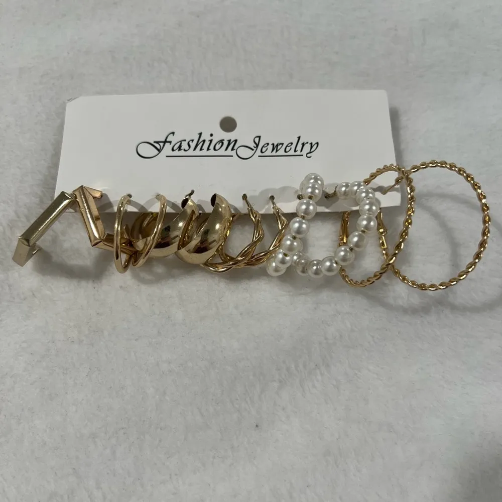 Fashion Jewelry Gold and Pearl Hair Accessories Set - Image 2