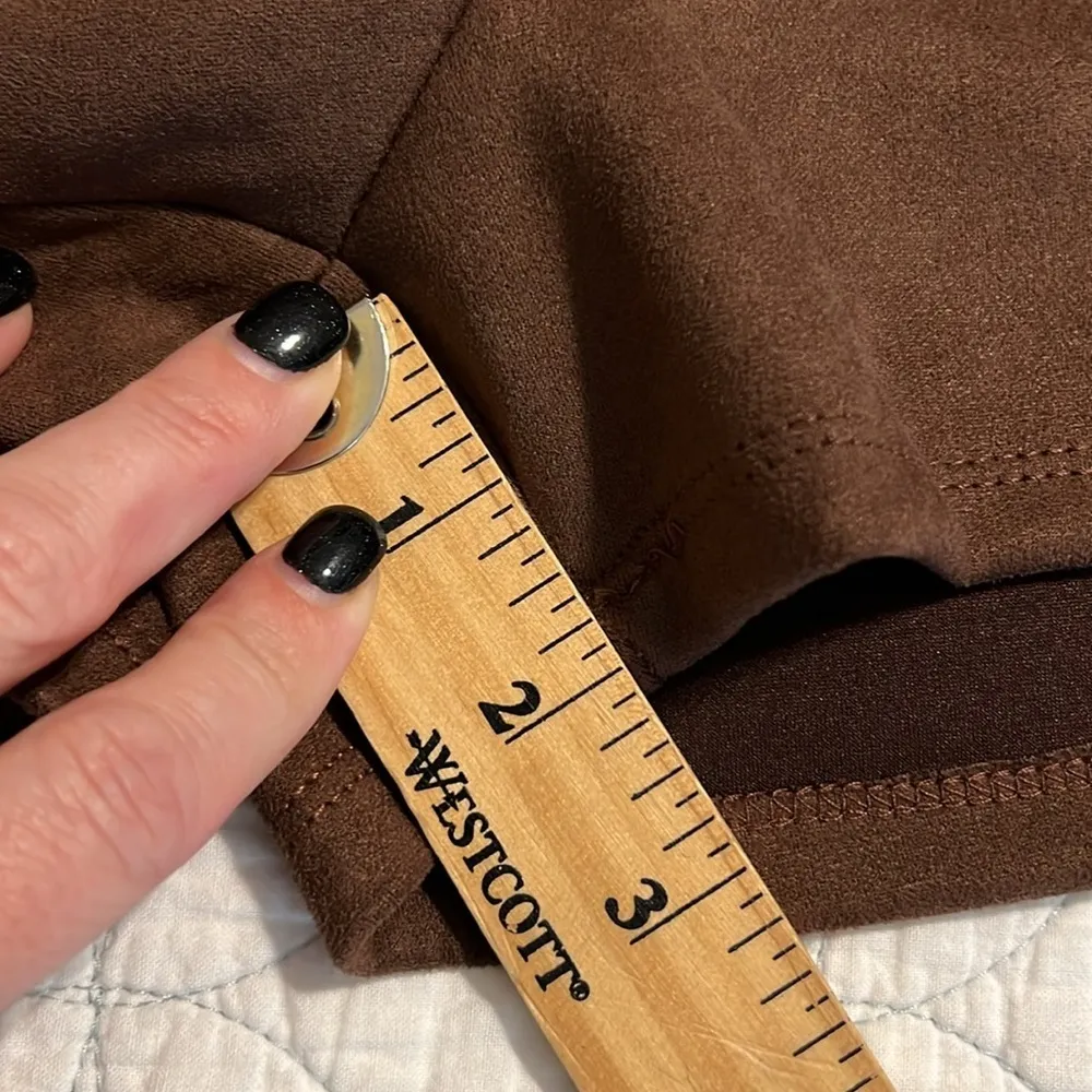 HAUTE MONDE women’s size XL wrap style feels like suede brown skort 2” inseam - Image 2