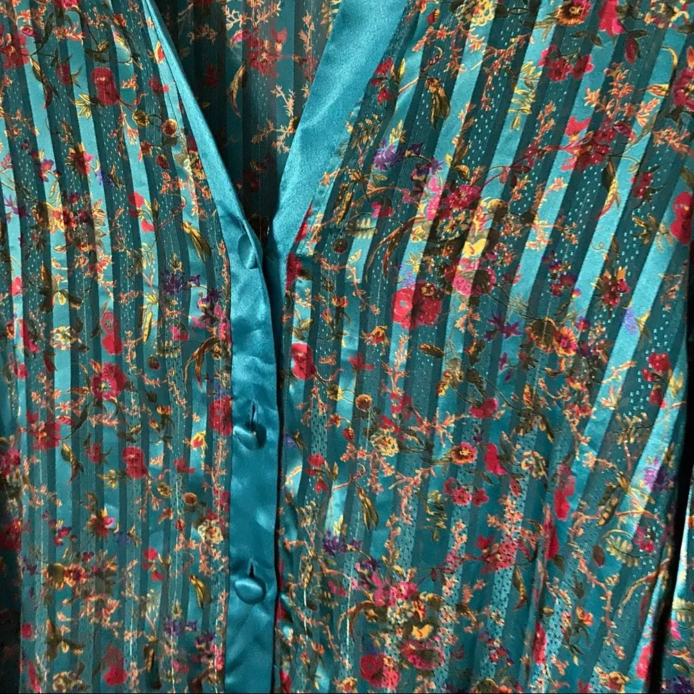 Vintage Victoria's Secret Floral Gold Label Sleep Shirt - Image 2