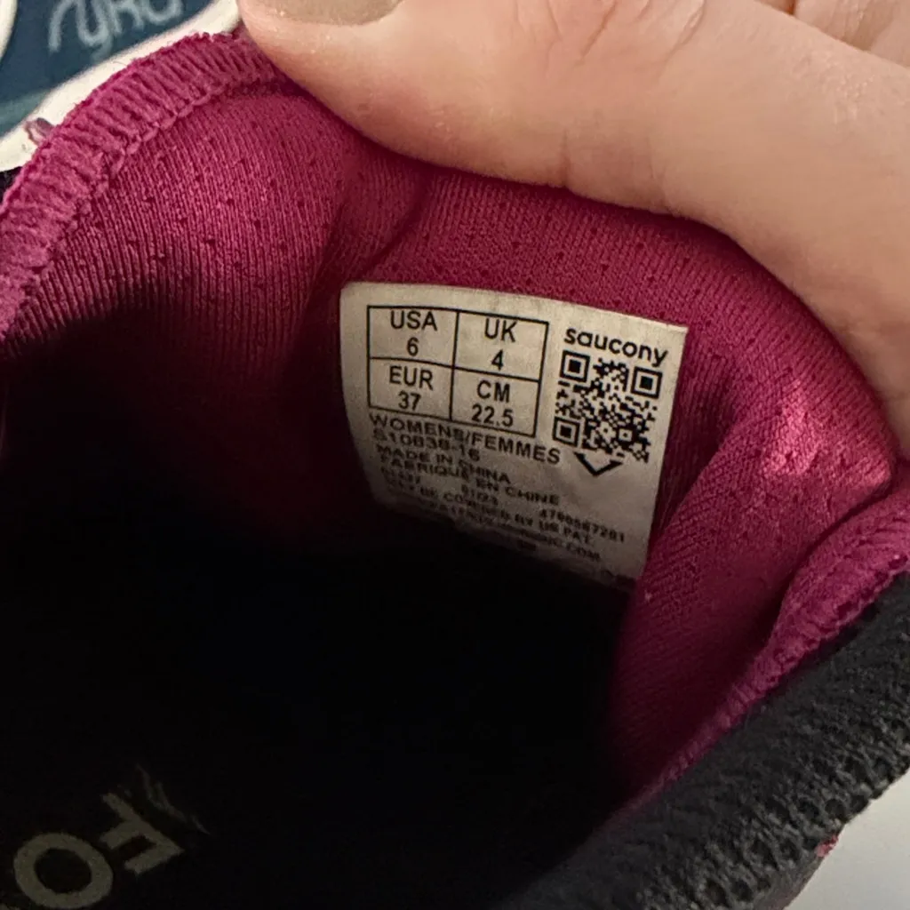 Saucony Women's Pink Black Running Shoes 6 Sneakers Peregrine 13 thick tread - Image 6