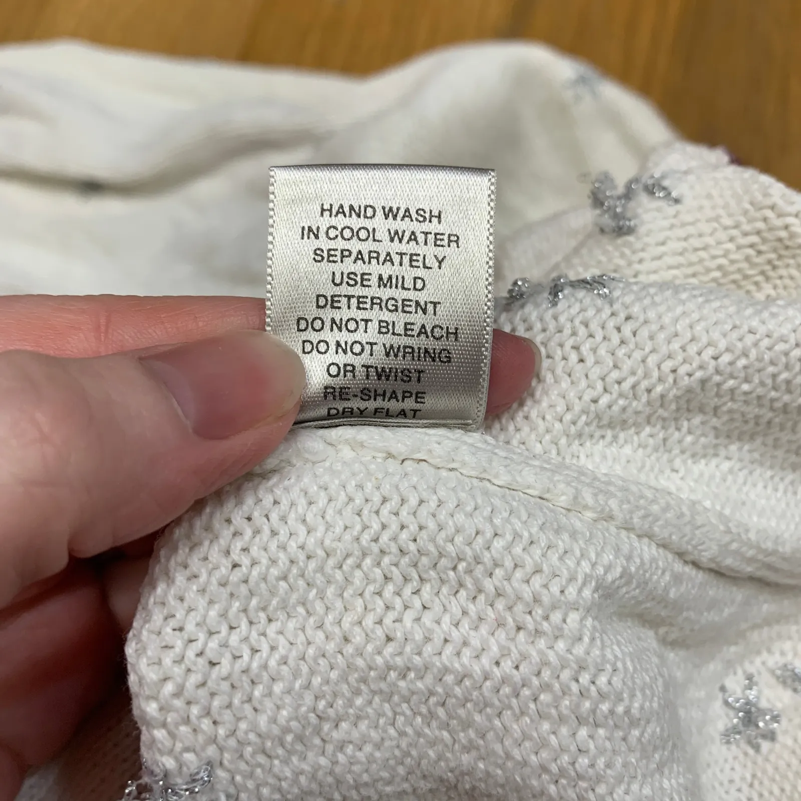 Christopher Banks Womens White Hand Embroidered Christmas Sweater Size M Vintage - Image 11