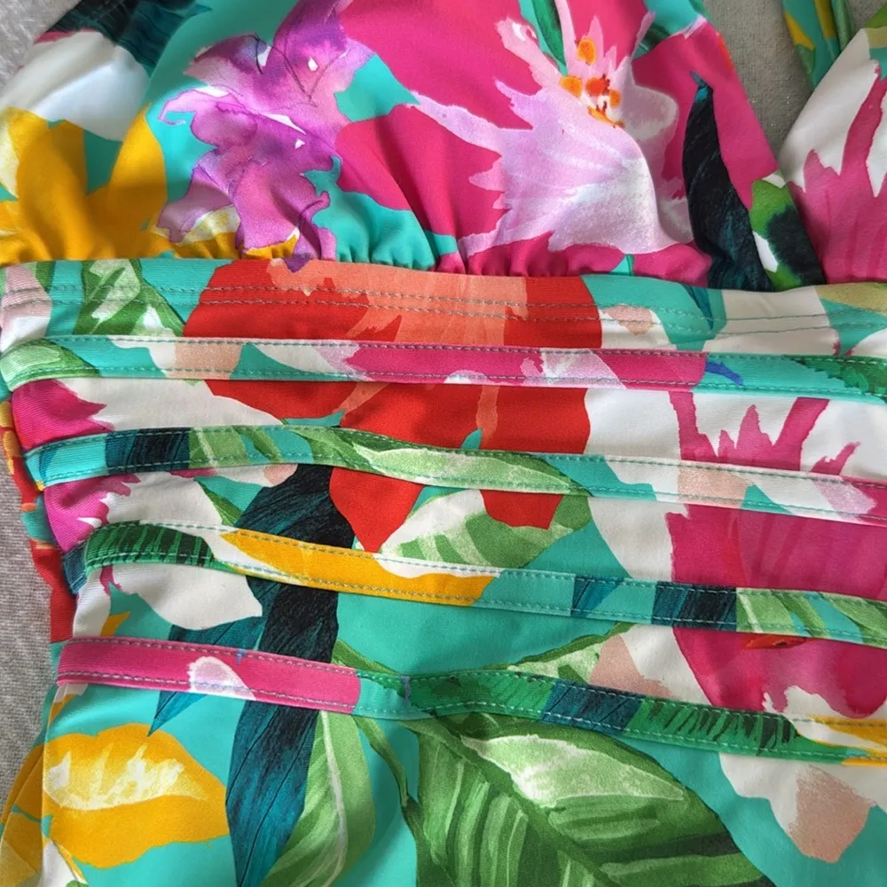 LA BLANCA Tropea Floral-Print One-Piece Swimsuit, Size 4, $124 - Image 6