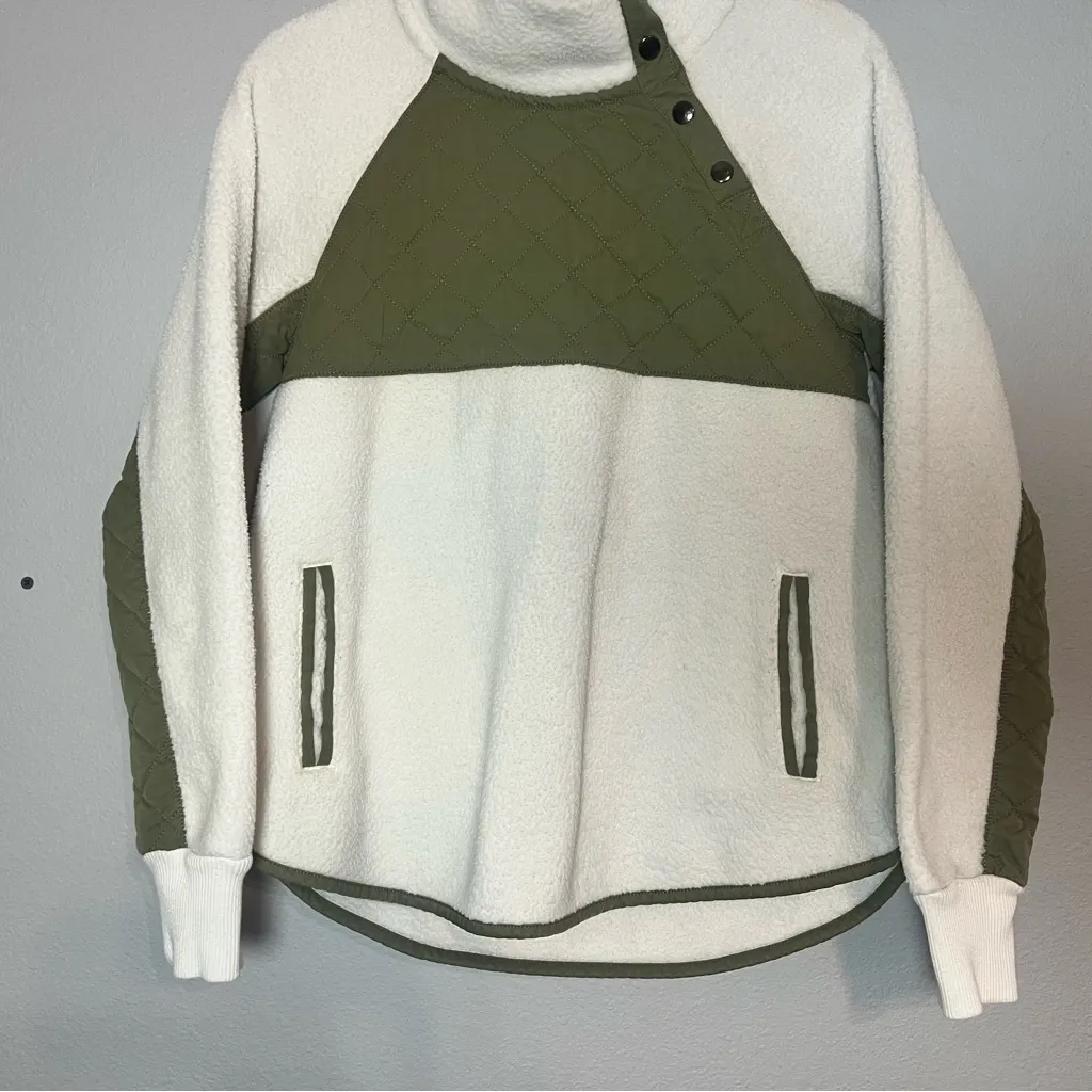Abercrombie & Fitch Asymmetrical Snap-Up Fleece White Green Puffer Size Small - Image 7