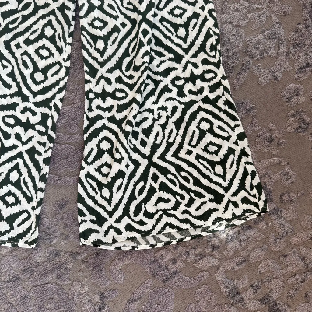 Primark  | Green and Cream Patterned Pants - Image 7