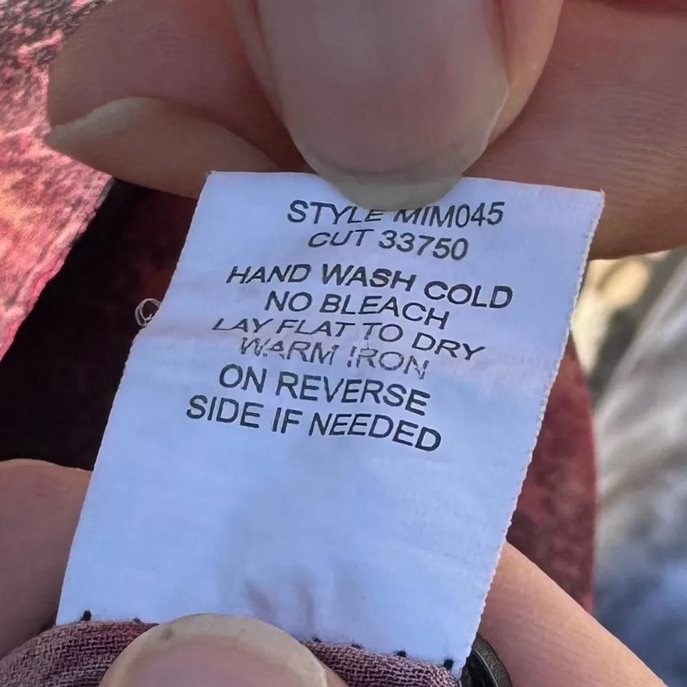 Figuroa & Flower long sleeved ombré semisheer abstract patterned top / L / EUC Red Size L - Image 13