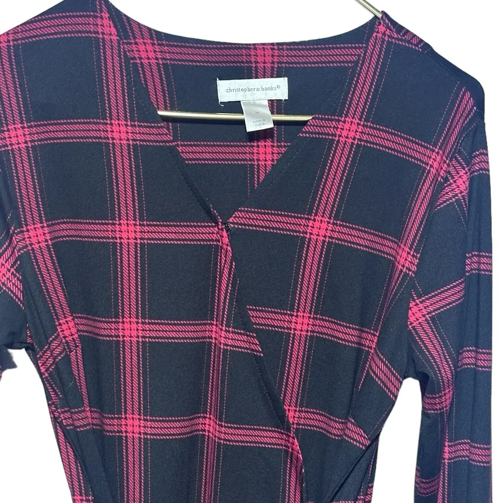 Black & Red Sophisticated Faux Wrap Dress Medium W/Modesty Snap at V-Neck - Image 4