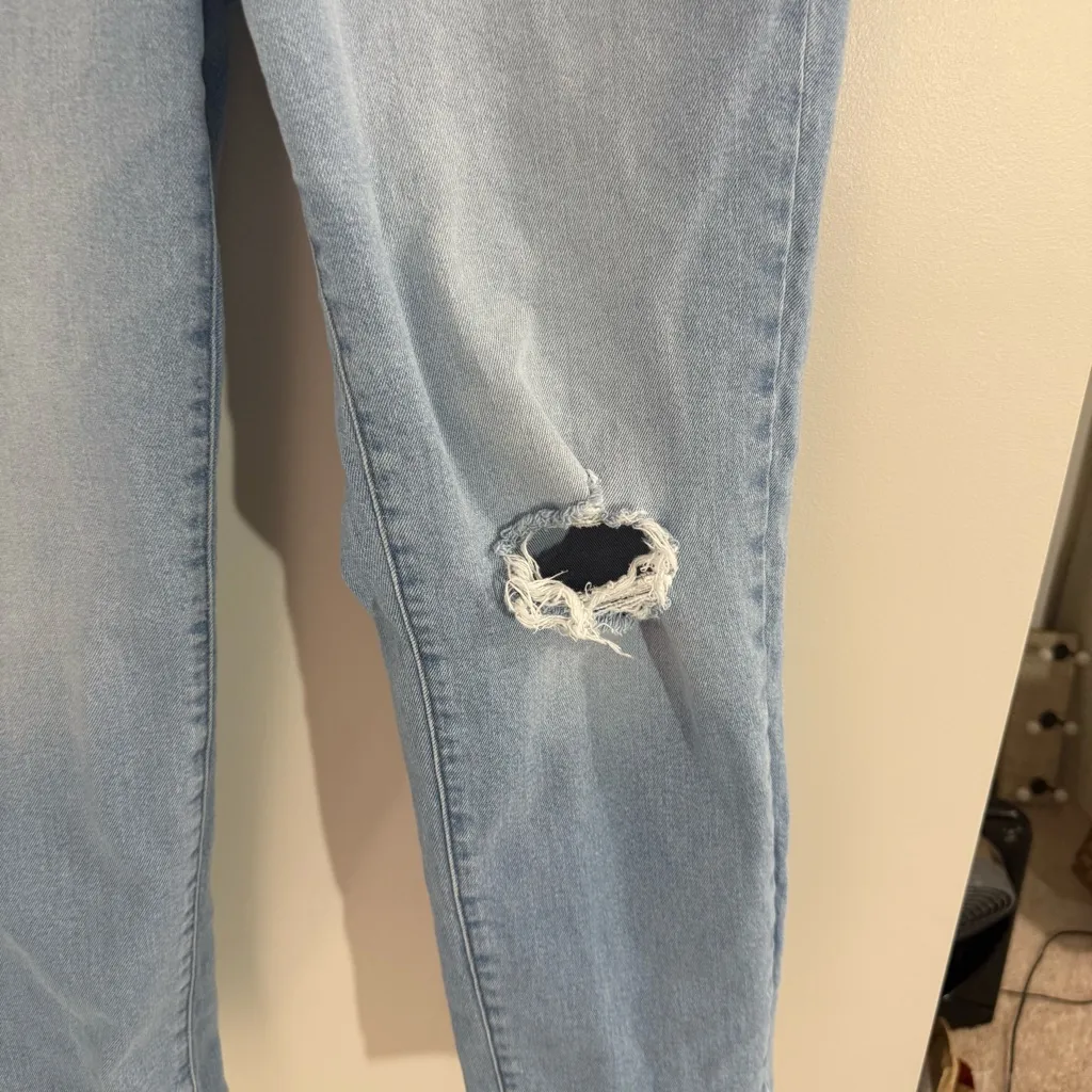 Universal Thread Light Blue Mid Rise 80’s Slim Button Fly Jeans Size 16 - Image 2