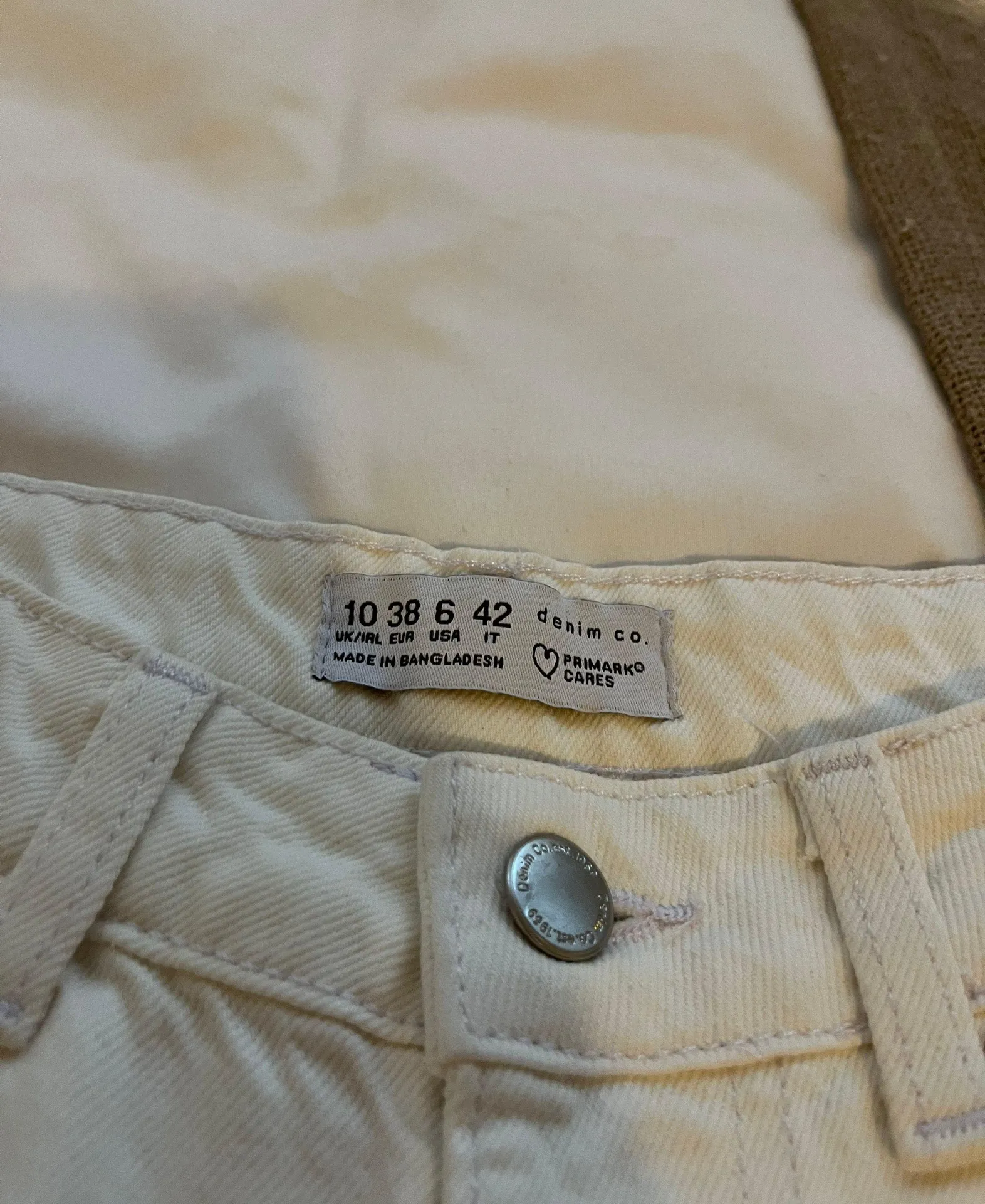 White High Waisted Jeans - Image 3