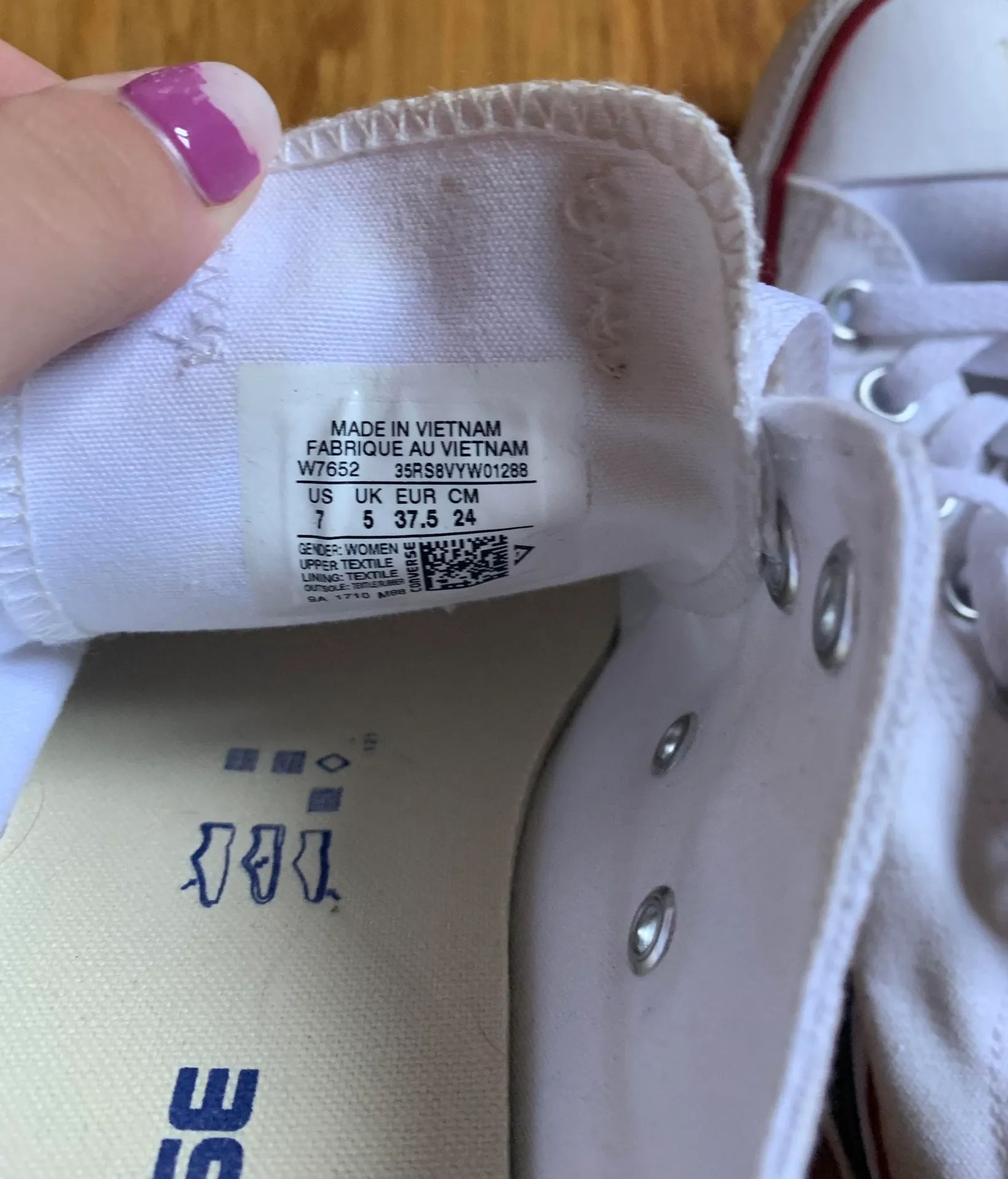 Converse White Low Top Sneakers - Image 3