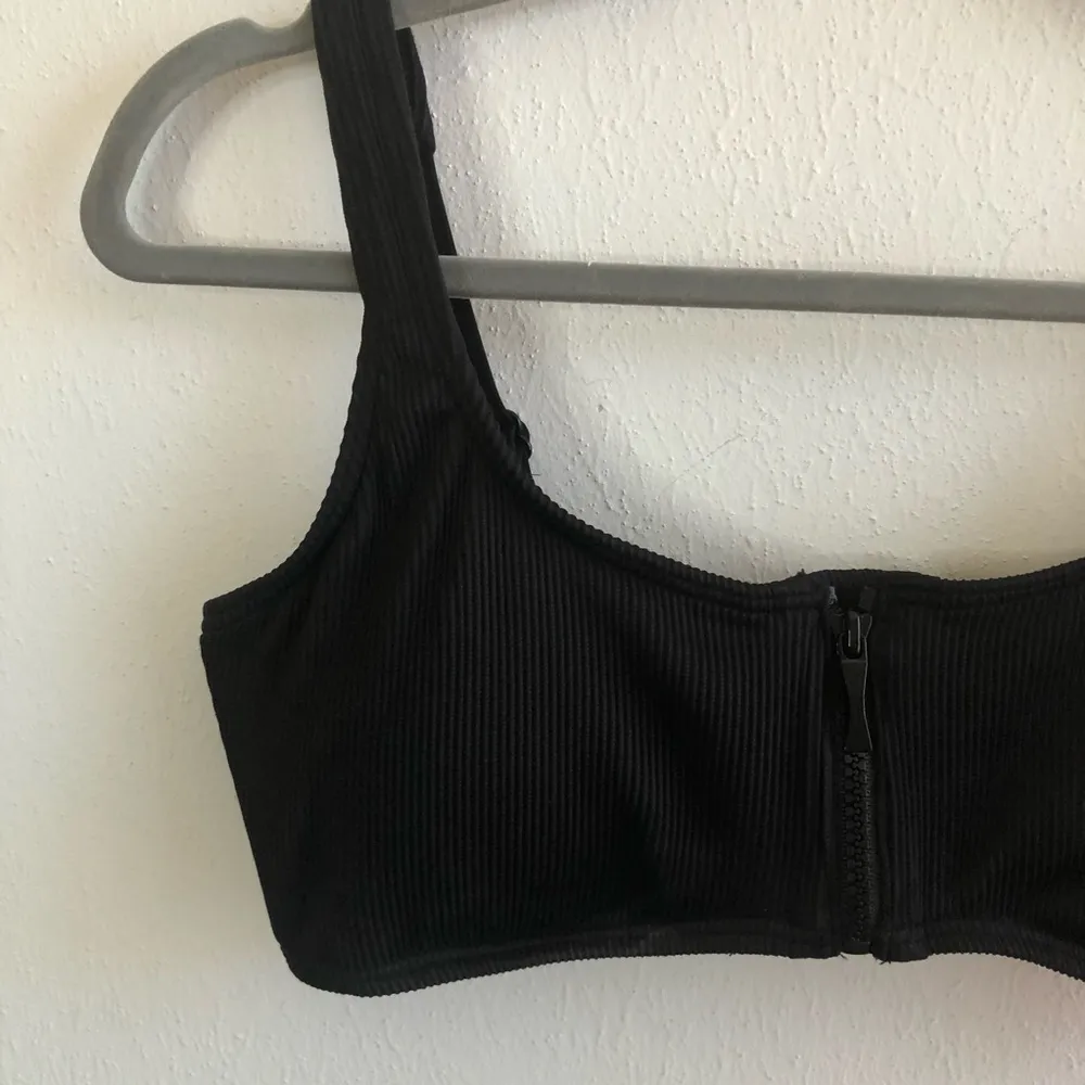 Kate Spade Bikini Top Marco Island Zipper Black Sporty Bikini Top Sz M BNWT - Image 6