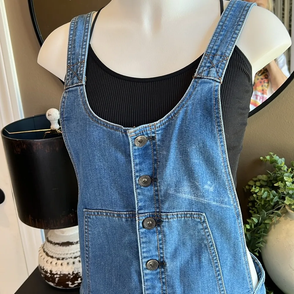 FREE PEOPLE Button-Front Denim Shortall Overalls Size 31 - Image 6